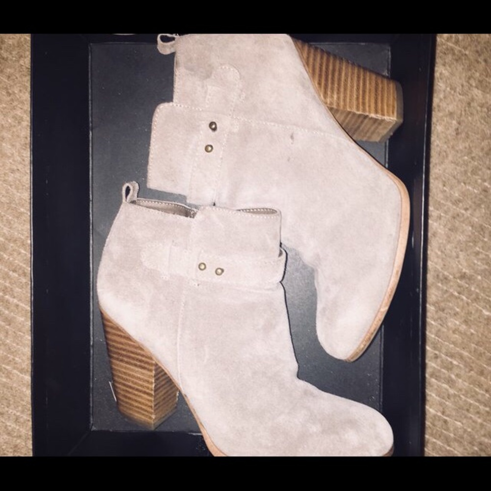 grey suede ankle booties!!